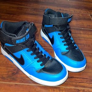 Nike Court Borough Mid 2